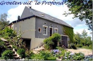 accommodatie in Frankrijk te huur: Le Profond ; een sfeervolle 4 (6) persoonsvakantiehuis in een prachtige bosrijke en heuvelachtige omgeving. 