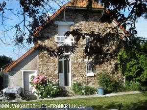 vakantiehuis in Frankrijk te huur: Lief vakantiehuis met grote tuin aan zee te huur in Basse-Normandie, 