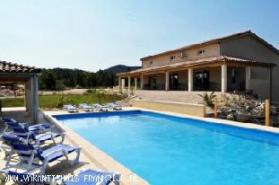 Huis voor grote groepen in Rhone Alpes Frankrijk te huur: Vakantiehuis bestaande uit 3 gîtes met verwarmd zwembad in Vallon Pont d'Arc! 