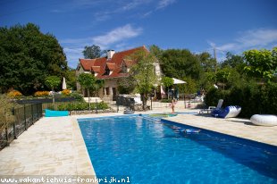Huis in combinatie met een workshop of cursus in Frankrijk te huur: Prachtig gerestaureerde Mas, comfortabel vakantiehuis voorzien van airconditioning, met heerlijk verwarmd en omheind prive zwembad 