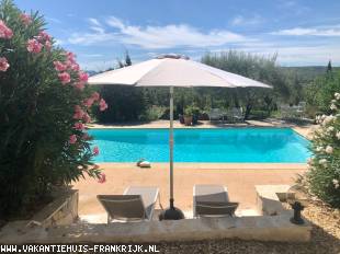 vakantieverblijf in Frankrijk te huur: Gîte Les Glycines, een comfortabel vakantieverblijf voor 4 personen in het gezellige dorp Lorgues, gelegen in de Var, Provence 