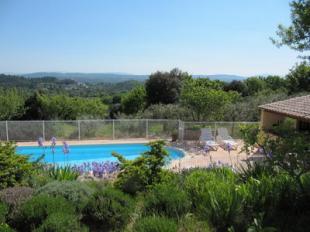 vakantiehuisje in Frankrijk te huur: Heerlijk huis met zwembad en prachtig uitzicht in Provence 