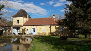 Huis voor grote groepen in Midi Pyrénées Frankrijk te huur: Vakantie Perigord: Vakantieverblijf (Villa) met privé zwembad in de Lot Midi Pyrèneés te huur. Het huis in de Lot is geschikt voor 10 (tot 12)personen 