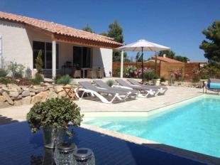 vakantiewoning in Frankrijk te huur: Nieuwe moderne villa met verwarmd privé zwembad, uitzicht, 6 personen, 2 badkamers 