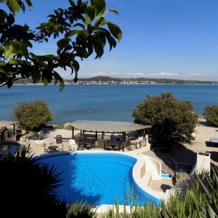 vakantiehuis in Frankrijk te huur: Zuid-Frankrijk - Istres, hart van de PROVENCE. Domein met 6 gites.  UNIEK DIRECT AAN HET WATER GELEGEN ! 