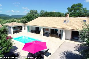 Villa in Frankrijk te huur: Villa Mar'inda is een moderne 6-persoonsvilla met verwarmd privézwembad en jacuzzi in het midden van de natuur! 