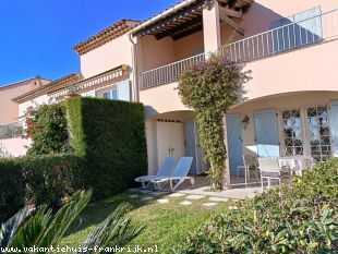 vakantiehuis aan de Cote d'Azur te huur: Leuk Vakantiehuisje zuid Frankrijk bij Cannes aan zee, het huisje voor 2 volwassenen  is rustig gelegen, en heeft uitzicht op zee. 