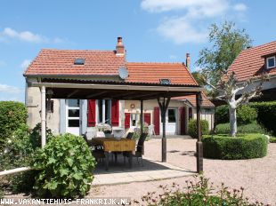Huis in Frankrijk te koop: . Echassieres – Woonboerderijtje met gite en grote schuur op +/- 3200 m2 grond. 