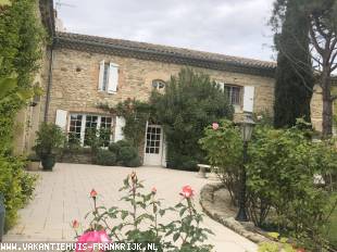 Villa in Frankrijk te huur: OLD PROVENCAL STONE FARMHOUSE RENOVATED WITH HUGE SWIMMING POOL 