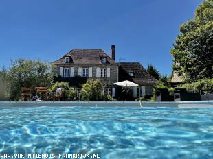 Villa in Frankrijk te huur: Charmant vakantiehuis (10p) in de mooie Dordognevallei, vlakbij Collonges-la-Rouge. Bijzonder veel te doen ! 