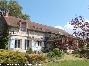 Huis in Frankrijk te koop: Voussac -  Verbouwde woonboerderij met zwembad en atelier met prachtig uitzicht op bijna 6500 m2. ** NIEUW ** 
