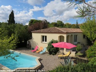 Vakantiehuis: Villa la Guigne - gratis WIFI -  eigen zwembad en tuin, nieuwe keuken en Nederlandse televisie max. 6 pers + baby
