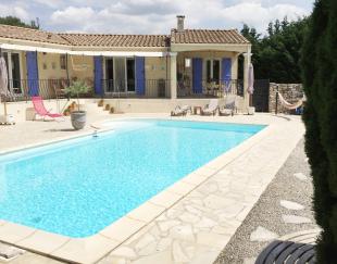 vakantieverblijf in Frankrijk te huur: Vakantiehuis villa Les Seuils, privé zwembad en jeu-de-boules baan. Ligging: Goudargues, departement Gard, regio Languedoc-Roussillon Zuid-Frankrijk 