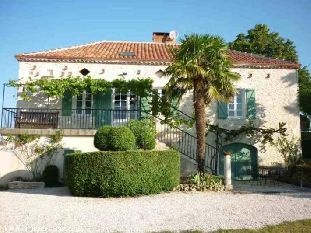 Villa in Frankrijk te huur: kindvriendelijk vakantiehuis voor 6-22 personen met verwarmd privézwembad in de Lot 