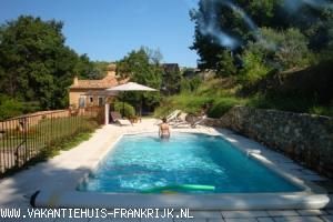 vakantieverblijf in Frankrijk te huur: Heerlijk huis op groot terrein met zwembad voor 8 personen in Provence! 