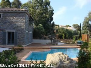 vakantiehuis in Frankrijk te huur: Charmante villa aan de azurenkust met zeezicht voor 8 pers 