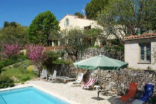 Vakantiehuis: sfeervolle vakantie villa met adembenemend uitzicht in Bargemon Cote d'Azur voor max. 6 personen