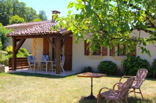 vakantiehuis in Frankrijk te huur: Luxe vakantiewoning 3* in de Dordogne. Rust, Ruimte en Natuur. WIFI (Glasvezel), Nld TV en luxe boxsprings (210cm) 