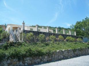Huis voor grote groepen in Rhone Alpes Frankrijk te huur: Prachtige vakantiewoning met privé zwembad in het zuiden van de Ardèche 