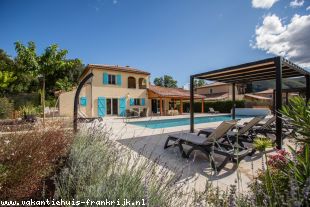 Vakantiehuis: LUXE Villa Formidable (2-8 pers.) met XL verwarmd privé zwembad, 4x Airco, laadpaal,royale tuin+vrij uitzicht op Villapark in Vallon Pont d'Arc