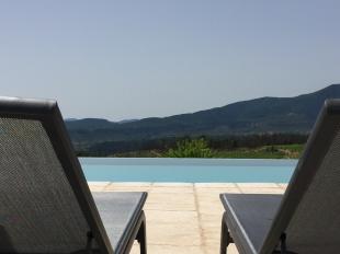 Vakantiehuis: Luxe Gite met overloopzwembad en panoramisch uitzicht te huur in Ardeche (Frankrijk)