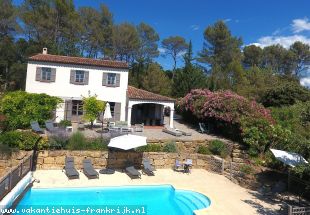 Villa in Frankrijk te huur: Les Délices du Sud is een bijzonder charmante en sfeervolle 8/9persoonsvilla met verwarmd privezwembad op wandelafstand van Lorgues 