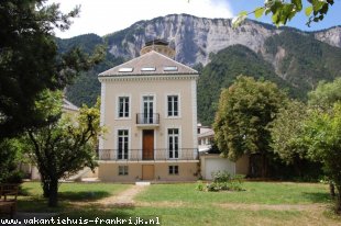 Vakantiehuis: La Maison de La Tour - Schitterend ruim huis met grote privétuin, fietsvriendelijk