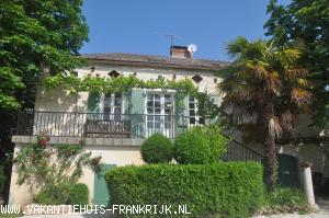 Voor uw vakantie: Groot vakantiehuis in Frankrijk te huur in (Lot)