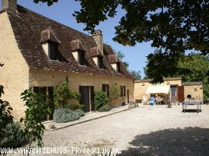 Voor uw vakantie: Groot vakantiehuis in Frankrijk te huur in (Dordogne)