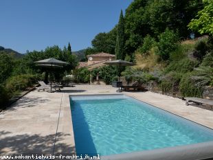 Luxe vakantiehuis (Villa) met verwarmd zwembad in Ardeche, Zuid Frankrijk.