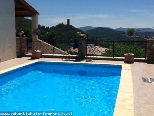 Vakantiehuis Cote d'Azur: The Villa's apartment is full of charm and character, set in a beautiful quiet location, high in the hills above the quiet village of Taradeau