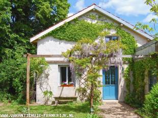 Gite met zwembad te huur in Saone et Loire voor uw vakantie in Oost-Frankrijk.