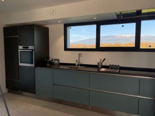 De keuken met uitzicht op de Mont Ventoux