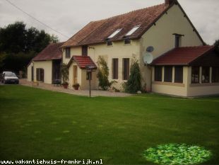 Huis in Frankrijk te koop: Cosne D’Allier – Prachtig verbouwde woonboerderij op +/- 3500 m2 grond.  ** ONDER BOD ** 