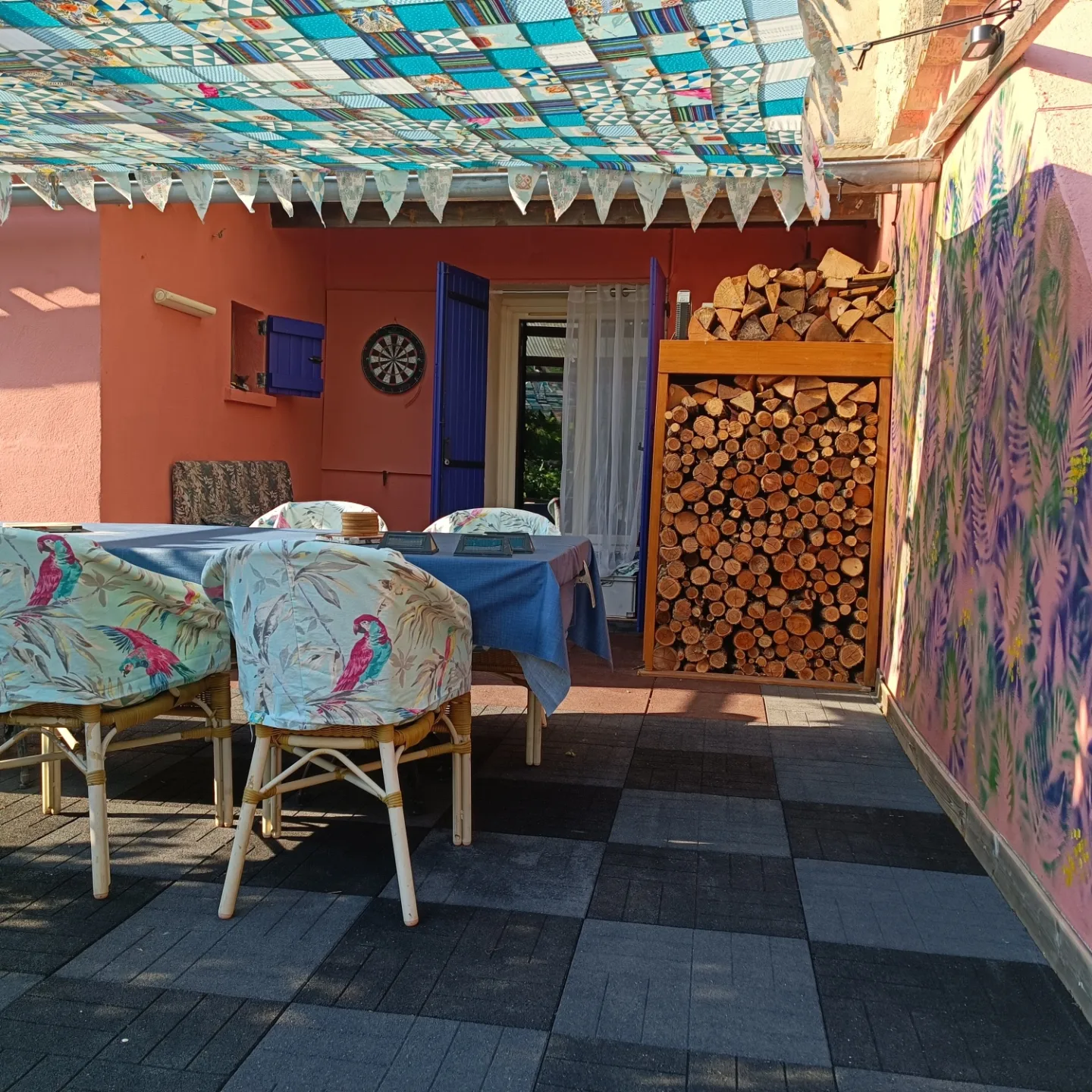 Terras bij de woonkamer