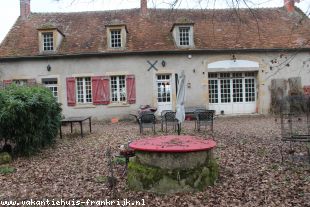 Huis in Frankrijk te koop: St Bonnet Tronçais – Ruime woonboerderij op 2.8 hectare grond met park , weiland en een meertje.. ** NIEUW ** 