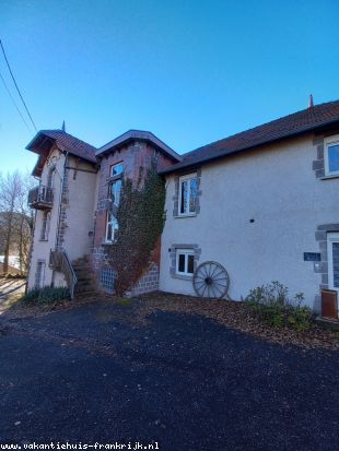 Vakantiehuis: St Nectaire - Groot woonhuis met 4 gastenkamers en een gîte op 3890m² grond te koop in Puy de Dome (Frankrijk)