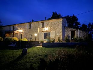 Gîte by night