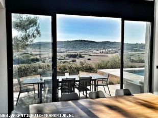 Vakantiehuis: moderne villa met privé zwembad in Provence geschikt voor 8 personen