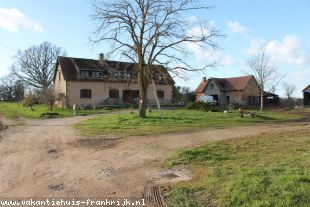 Huis in Frankrijk te koop: Couzon – Woonboerderij met schuren op 2 hectare met prachtig uitzicht. ** NIEUW ** 