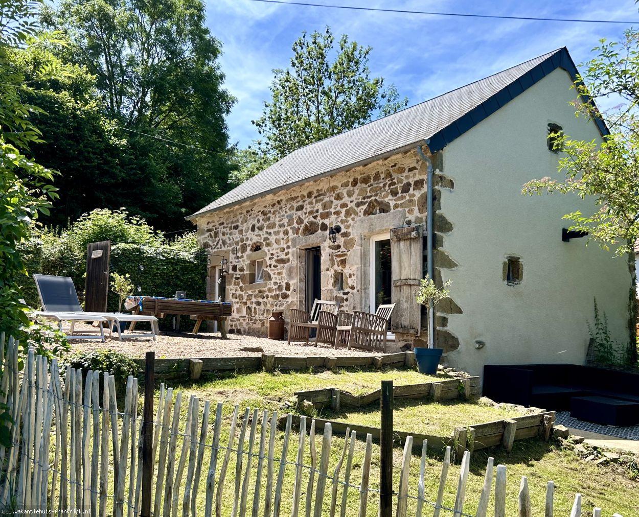 Hoofdfoto Authentieke, gezellige, van alle comfort voorziene gîte, in een prachtige omgeving. Voor de rustzoeker en voor degene die er graag op uit trekt!