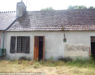 Huis in Frankrijk te koop: Tronçais - 2 te renoveren halfvrijstaande woningen in het centrum van het Foret de Tronçais op een perceel van 372m². ** Nieuw ** 