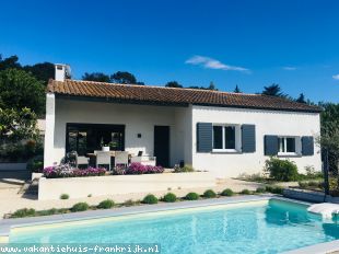 Vakantiehuis: Een heerlijk vrijstaand en luxe vakantiehuis met prive zwembad, tussen Nimes en Montpellier en op slechts 30min van de stranden van de Méditerranée