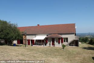 Huis in Frankrijk te koop: Echassières – Mooi verbouwde woonboerderij met grote schuur en  prachtig uitzicht. ** ONDER BOD** 