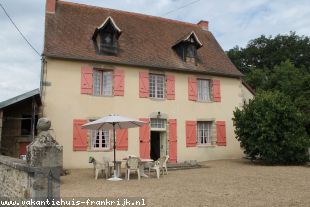 Huis in Frankrijk te koop: Ayat sur Sioule – Ruime woonboerderij met prachtig uitzicht op 5037 m2 grond. ** NIEUW ** 