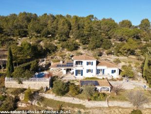 vakantiehuis in Frankrijk te huur: Rust, Ruimte, Natuurgenot en alles wat u zich kan wensen voor een geweldige vakantie! Villa Berry! Ruime villa in Zuid Frankrijk met verwarmd zwembad. 