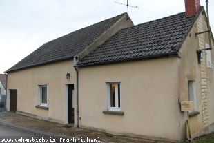 Huis in Frankrijk te koop: Couleuvre – Woonhuis met ongeveer 2300 m2 grond waarin klein meertje. **NIEUW** 
