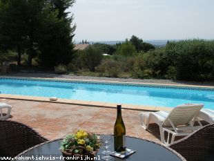 Vakantiehuis: Geweldig uitzicht, mooi groot verwarmd zwembad, prachtige woning bosrijk gelegen te huur in Herault (Frankrijk)