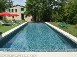 Vakantiehuis: La Bastide de Peymeyan is een prachtige authentieke landswoning in natuursteen die recent gerenoveerd is. te huur in Var (Frankrijk)