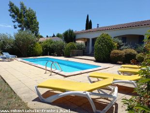 vakantiehuis in Frankrijk te huur: Geweldig uitzicht, privé zwembad, knusse en gezellige villa voor 6 personen 
